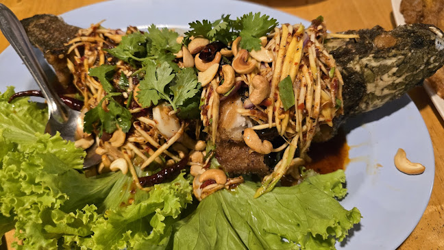 ครัวลุงหนุ่ม - การบริการอาหารและที่พัก