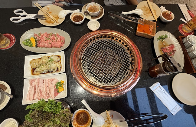 Beef House Yakiniku - การบริการอาหารและที่พัก