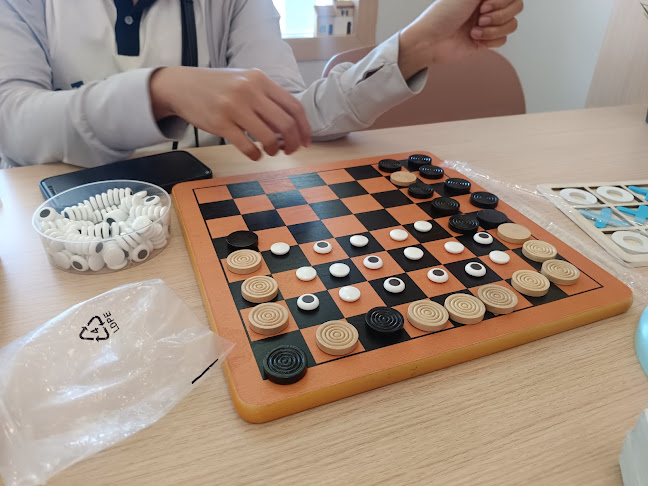 Tickled Pink Pattaya (ทิกเคลท พิงค์ พัทยา) - การบริการอาหารและที่พัก