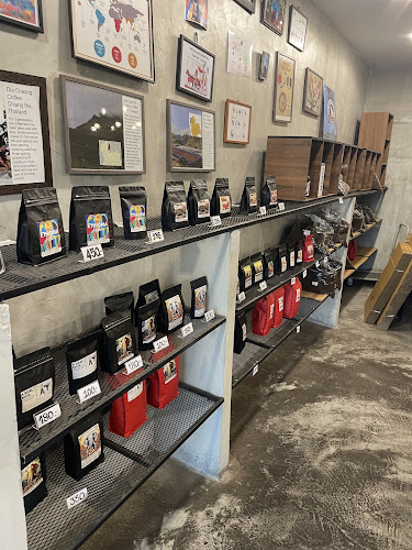 Jitphirom Coffee Roastery (Oldies) - การบริการอาหารและที่พัก