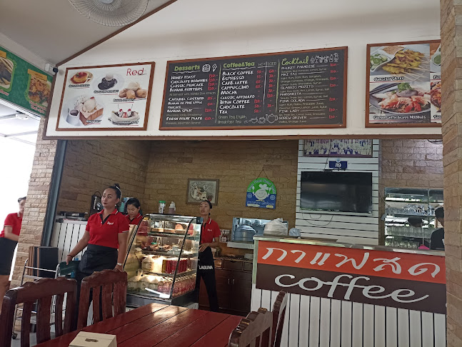 Red Chair - การบริการอาหารและที่พัก