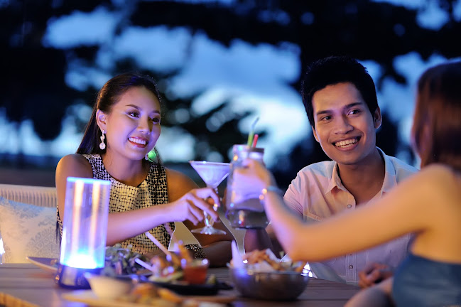 MINT Bar & Restaurant - การบริการอาหารและที่พัก