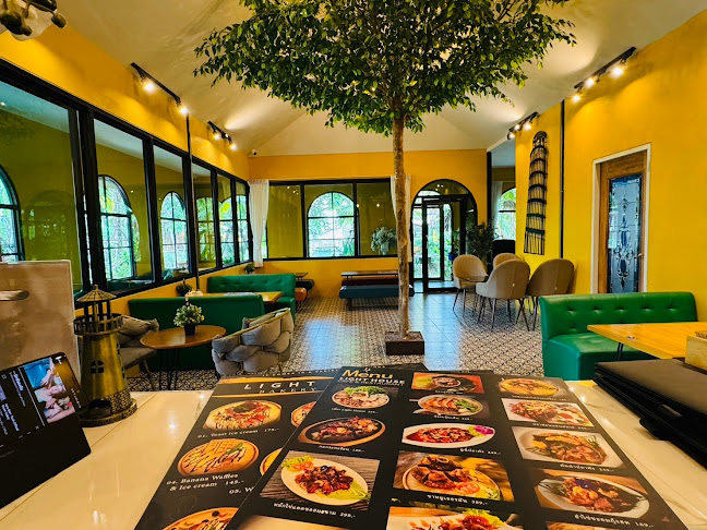 Light House Café ถนนพุทธสาคร - อำเภอกระทุ่มแบน