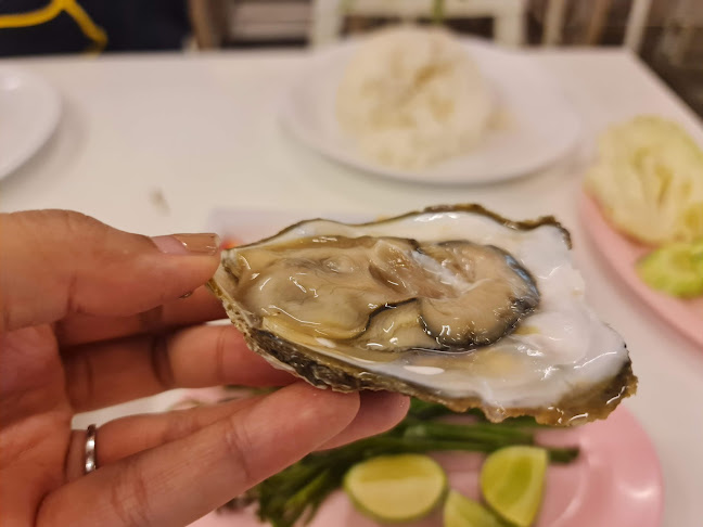 Opinii despre Sam Chor Restaurant în อำเภอกะทู้ - การบริการอาหารและที่พัก