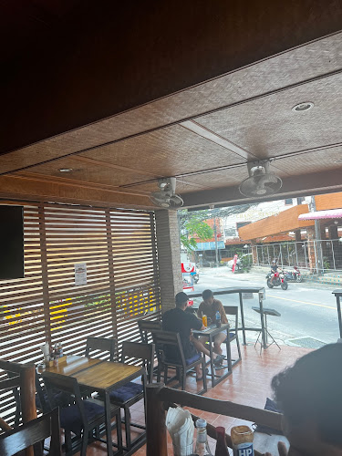 แฟnบอยส์ คาเฟ่ & เรสเตอรองท์ - อำเภอกะทู้