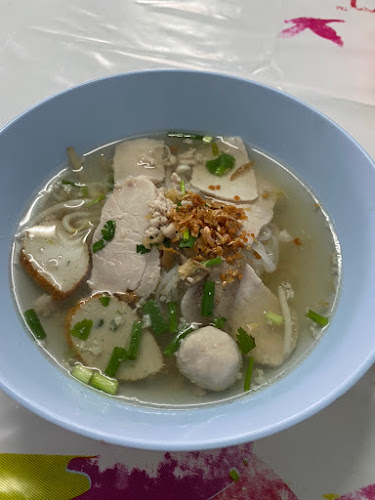Opinii despre ก๋วยเตี๋ยว รุ่งรัตน์ คลอง2 în อำเภอธัญบุรี - การบริการอาหารและที่พัก