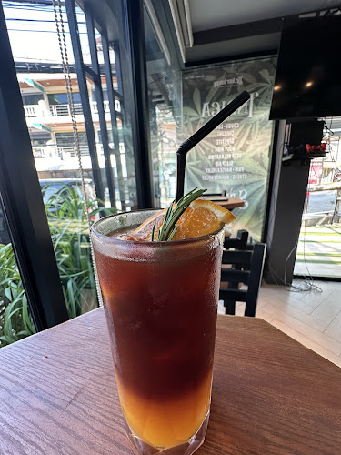 B•FINE CAFE - การบริการอาหารและที่พัก