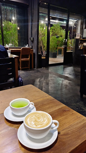 Opinii despre Midori Coffee Roastery în อำเภอเมืองร้อยเอ็ด - การบริการอาหารและที่พัก