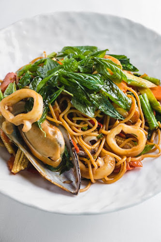 Imperial Chang Garden - การบริการอาหารและที่พัก