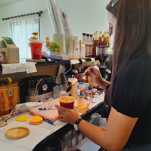 Comentarii opinii despre Gindee Cup (คาเฟ่ & shop เสื้อผ้า)