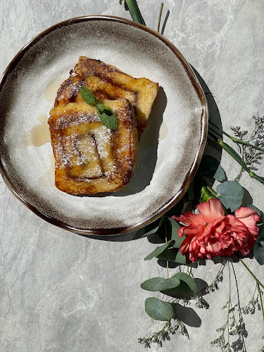 Cafe Delight Phuket Old Town - การบริการอาหารและที่พัก