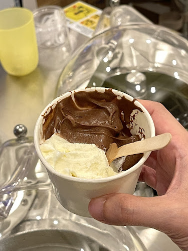 ถนนราษฎร์อุทิศ ตำบลป่าตอง อำเภอกะทู้ ภูเก็ต 83150