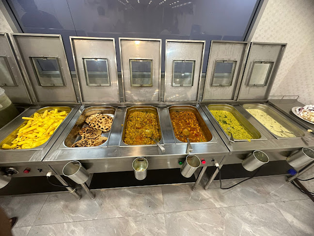 Tulsi Gujrati Restaurant Pattaya - การบริการอาหารและที่พัก