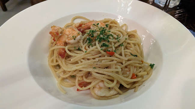 M&M's Pizzeria & Spaghetteria - การบริการอาหารและที่พัก