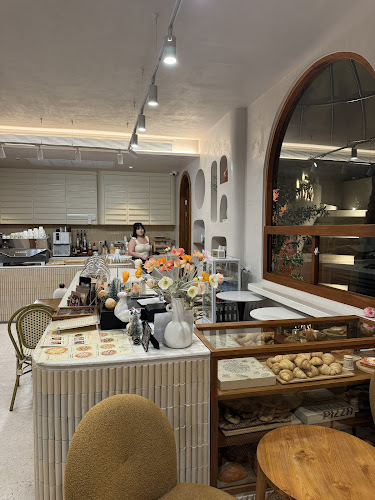 Opinii despre CASA MYKA (คาซ่ามิก้า) în อำเภอบางละมุง - การบริการอาหารและที่พัก