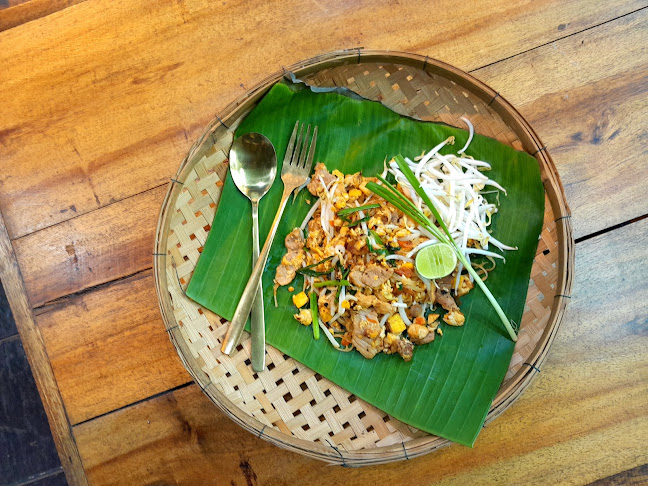 Opinii despre สิบลี้十里บาร์แอนด์คาเฟ่(10Miles Bar and cafe) în อำเภอเมืองภูเก็ต - การบริการอาหารและที่พัก