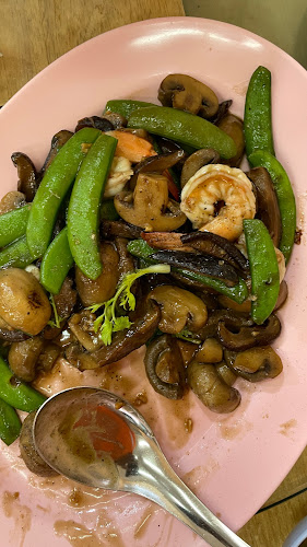 ร้านโกช้าง - การบริการอาหารและที่พัก