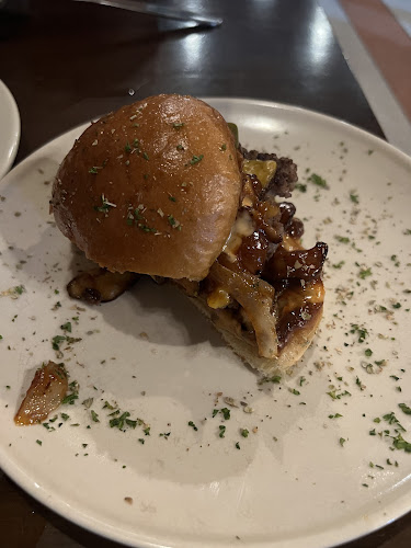 260 ถนนสุริยาตร์ อำเภอเมืองอุบลราชธานี อุบลราชธานี 34000