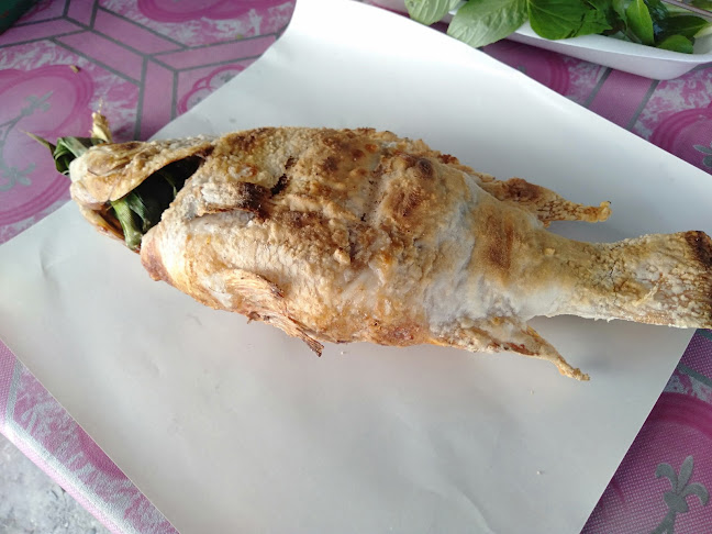 Comentarii opinii despre ร้านเพื่อนกันปลาเผา สาขาตลาดแฟลชค่ายเอกาทศรถ