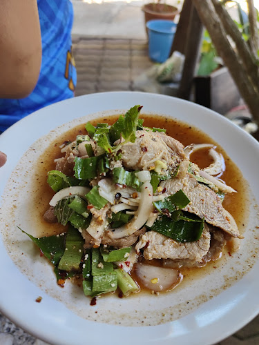 กองทัพส้มตำ ร้านอาหาร - การบริการอาหารและที่พัก