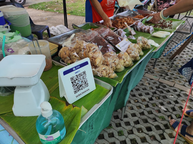 Opinii despre Surat Thani Farmer market în อำเภอเมืองสุราษฎร์ธานี - การบริการอาหารและที่พัก