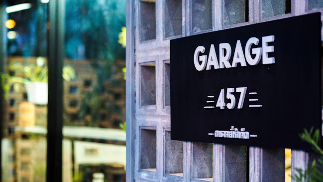 Garage 457 - เมือง