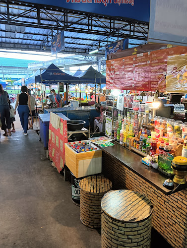 Opinii despre ตลาดแม่สมปอง Sompong Fresh Market în อำเภอถลาง - การบริการอาหารและที่พัก