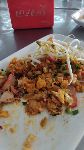 ลกเที้ยน ศูนย์รวมอาหารพื้นเมืองภูเก็ต - การบริการอาหารและที่พัก