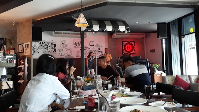 Opinii despre HANZA BAR & BISTRO în อำเภอบางละมุง - การบริการอาหารและที่พัก