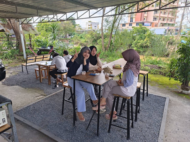 ไอติมบ้านช่าง Coffee & cha