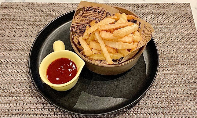 ลา พิคโคล่า คาเฟ่ แอนด์ เรสเตอรรอง