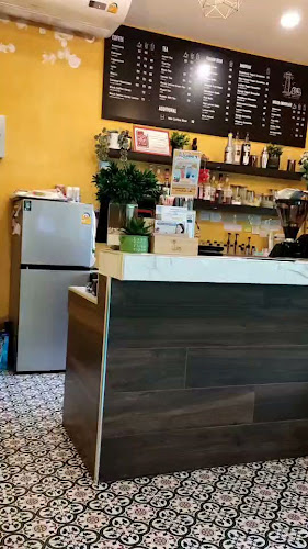 Opinii despre Light House Café ถนนพุทธสาคร în อำเภอกระทุ่มแบน - การบริการอาหารและที่พัก