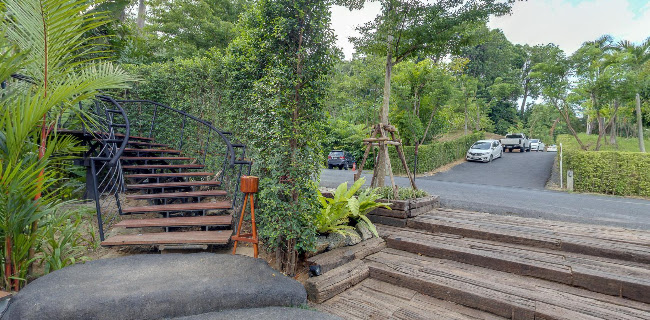 อาคารทรีมังกี้ส์ 105 หมู่ที่ 4 ถนนเหมืองเจ้าฟ้า ตำบล วิชิต อำเภอเมืองภูเก็ต ภูเก็ต 83000