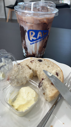 RAW COFFEE ROASTER x BAKER - การบริการอาหารและที่พัก