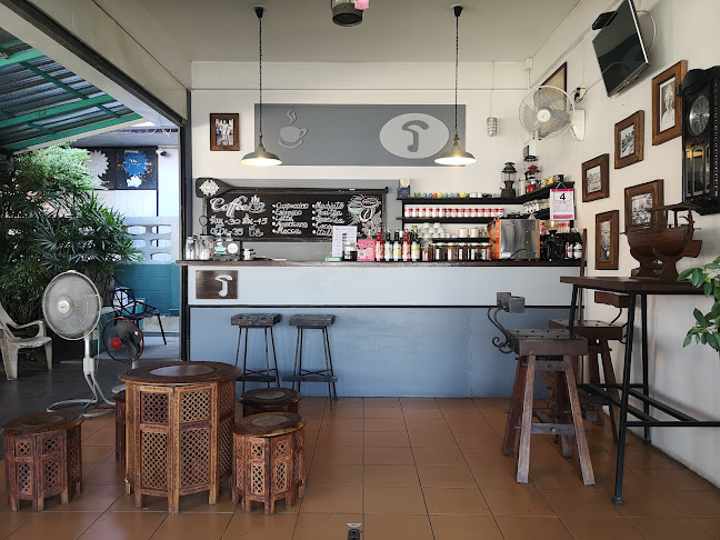 ร้านกาแฟ ร เรือ