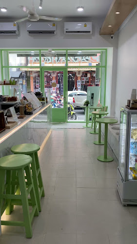 40 ถ. เยาวราช ตำบลตลาดใหญ่ อำเภอเมืองภูเก็ต ภูเก็ต 83000