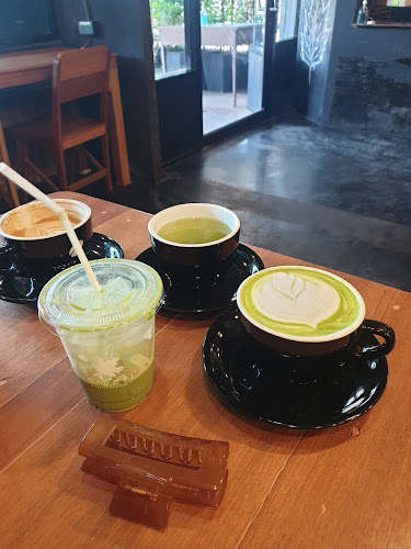 Midori Coffee Roastery - การบริการอาหารและที่พัก