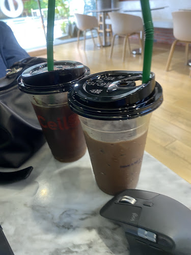 Opinii despre Cells Coffee x Co-working space în เมือง - การบริการอาหารและที่พัก