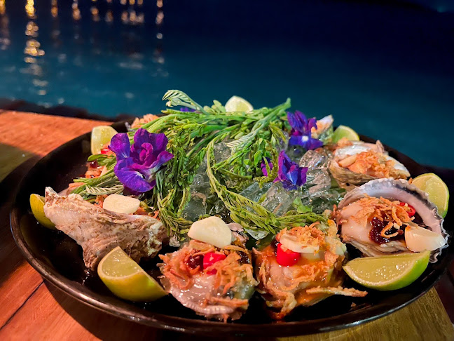 44, Beach, 1 Viset Rd, ตำบล ราไวย์ Phuket, ภูเก็ต 83100