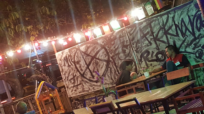 นายเอทะเลเผา - การบริการอาหารและที่พัก