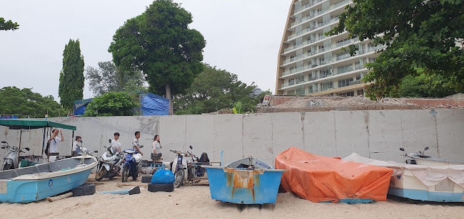 จ๊อปูยักษ์ หาดลับ นาเกลือ 18 - การบริการอาหารและที่พัก