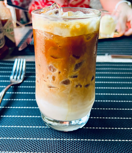 Opinii despre Hern Coffee and Bistro în อำเภอกะทู้ - การบริการอาหารและที่พัก