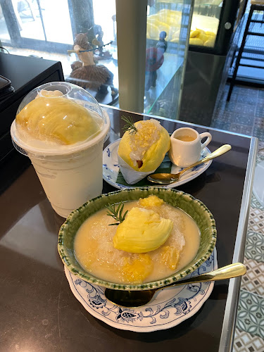 บ้านคุณตาลอฟท์คาเฟ่ @แหลมฉบัง - การบริการอาหารและที่พัก