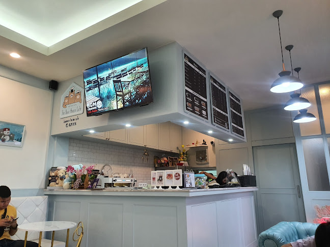 Botanic bakery and cafe สาขาแสงทอง - การบริการอาหารและที่พัก