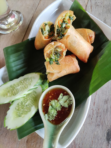 Mr. Dee Chilling Hill Bar - การบริการอาหารและที่พัก