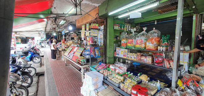 ตลาดสดเมืองจันทร์ - การบริการอาหารและที่พัก