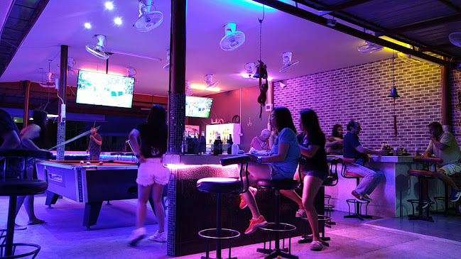 Sky Music Bar soi7 - การบริการอาหารและที่พัก
