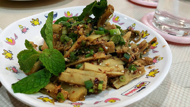 นิตยาไก่ย่าง สาขาแยกสะพานพระนั่งเกล้า - การบริการอาหารและที่พัก