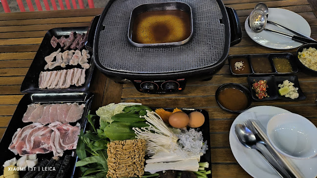 DEE BEACH PUB & RESTAURANT