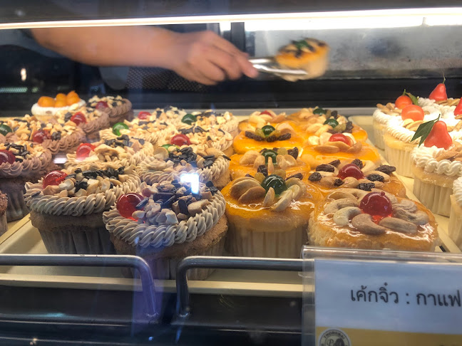 Opinii despre ทองใบเบเกอรี สาขาหน้ารพ.ร่มฉัตร în เมือง - การบริการอาหารและที่พัก